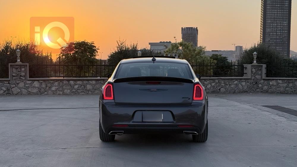 کرایسلەر 300